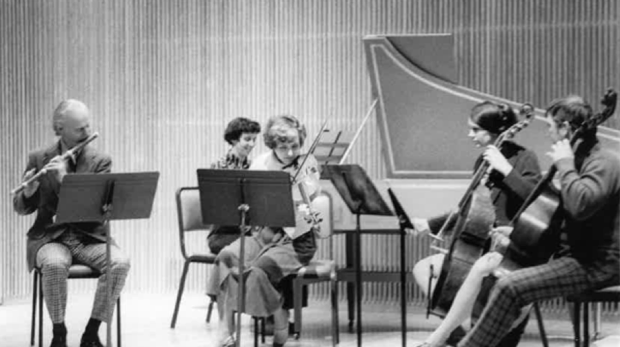  The Oberlin Baroque Ensemble about 1975: Robert Willoughby, baroque flute, Lisa Crawford, harpsichord, Marilyn McDonald, baroque violin, Catharina Meints, James Caldwell, viola da gamba